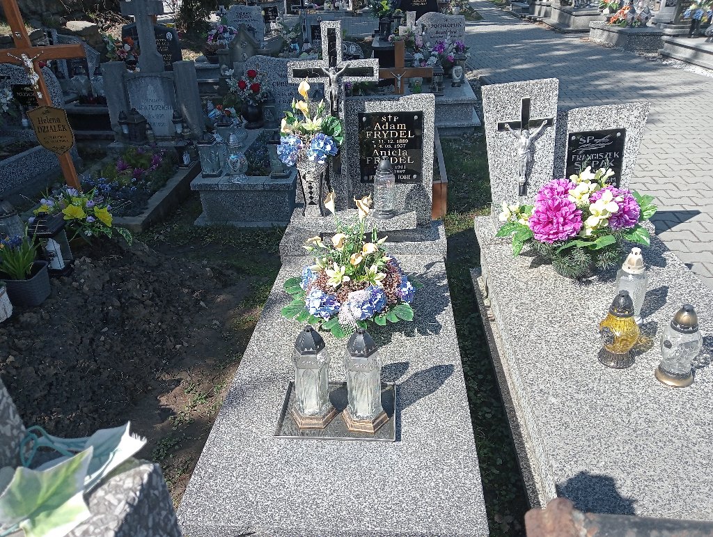 Grób Aniela Frydel