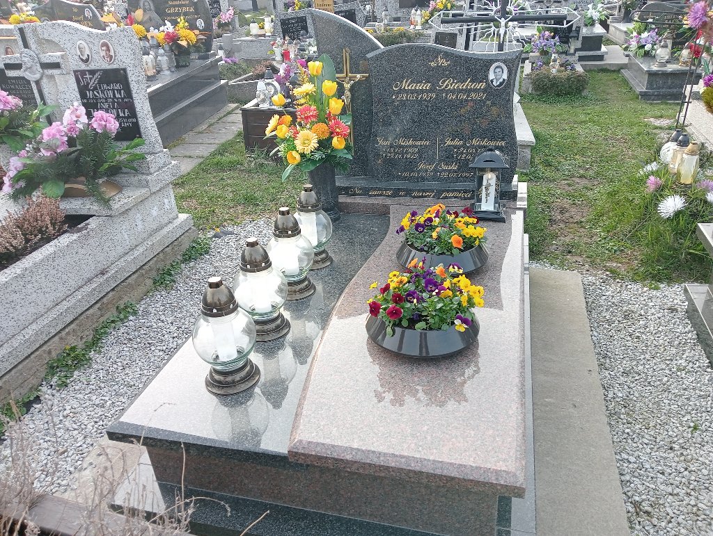 Grób Maria Biedroń
