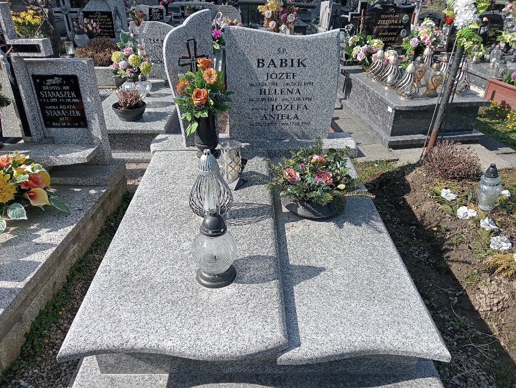 Grób Helena Babik